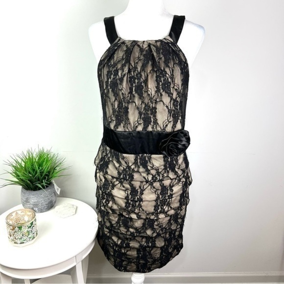 Torrid Sheath Dress Womens Black Floral Stretch Scoop Neck Sleeveless Lace Zip L - Picture 2 of 9